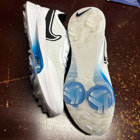 Athletic_Shoes